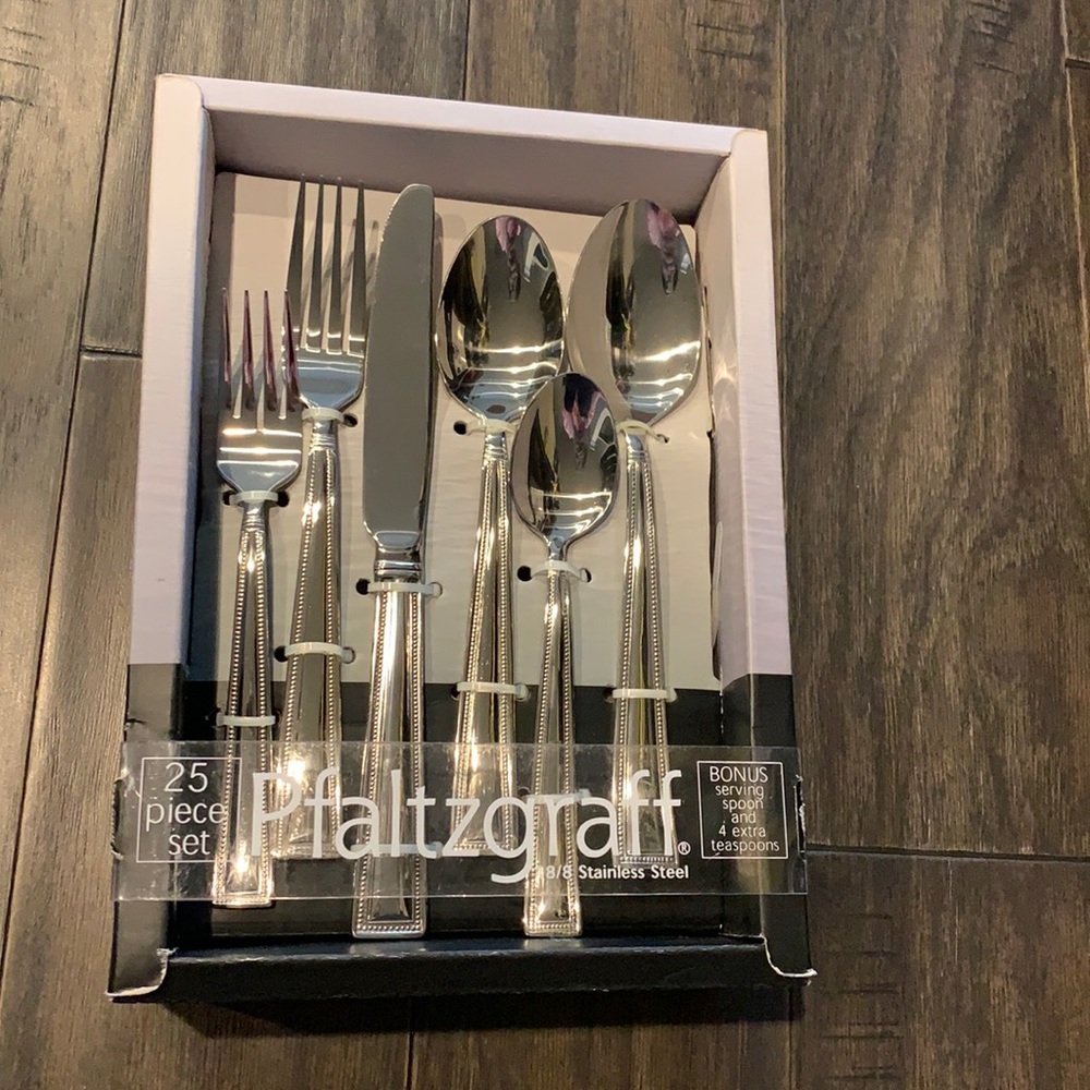 Pfaltzgraff 25 piece set